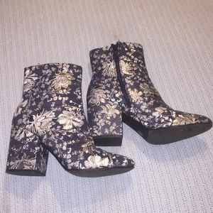 Merona Zip Up Heeled Tapestry Boots